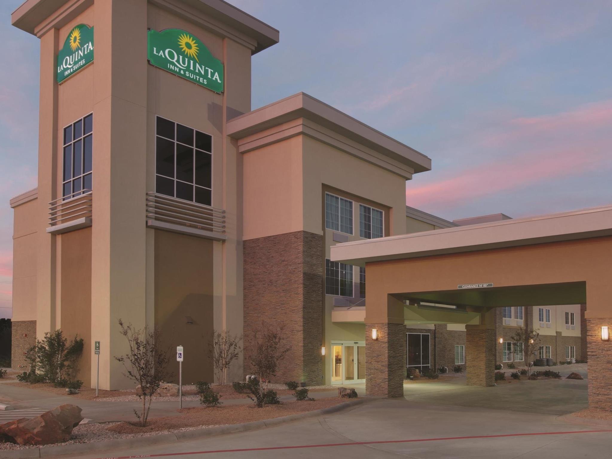 Hotel La Quinta By Wyndham Andrews Exterior foto